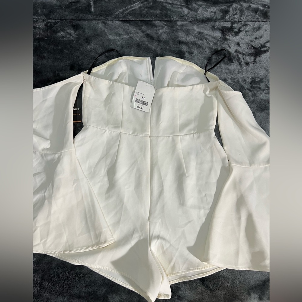 Beautiful mini/ super short romper from Forevee 21 size M